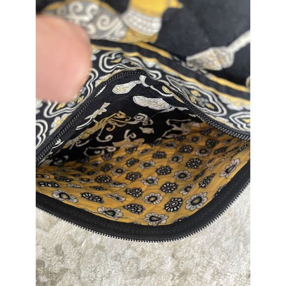 VERA BRADLEY LUNCH BAG DAISY (YELLOW‎ BIRD) (RETIRED) - Picture 5 of 7